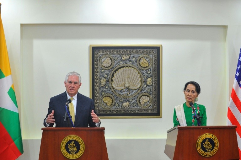 اونغ سان سو تشي تبحث مع وزير خارجية بنغلادش اعادة اللاجئين الروهينغا1