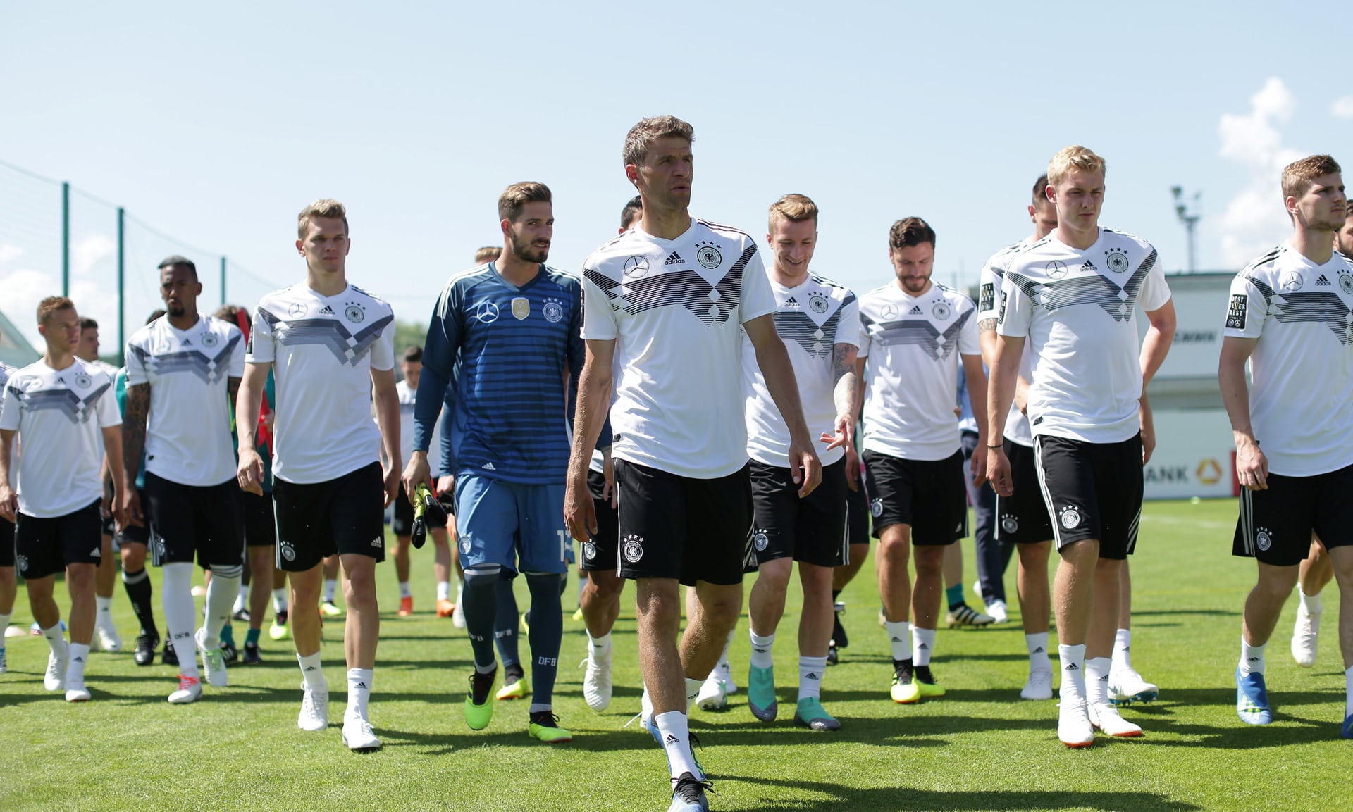 ألمانيا تتعهد برد الاعتبار بعد الهزيمة أمام المكسيك في كأس العالم1